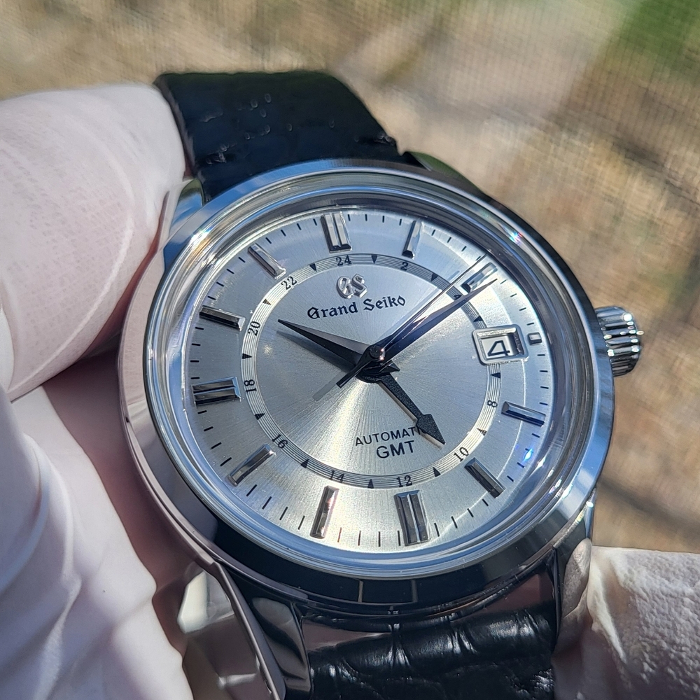 New Custom 39mm Seiko Mod Automatic GMT Watch - Picture 5 of 10